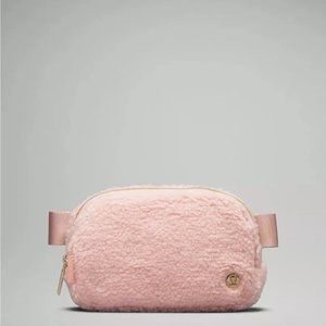 NEW- Lululemon Everywhere Belt Bag 1L Fleece